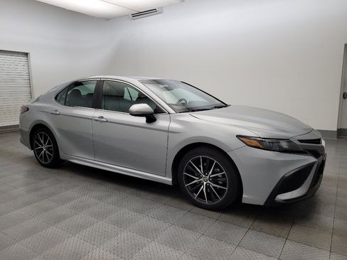 Used 2021 Toyota Camry SE image 11