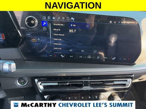 Used 2024 Chevrolet Traverse LT image 7