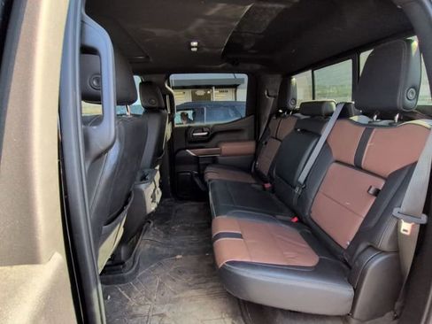 Used 2021 Chevrolet Silverado 1500 High Country w/ Technology Package image 10