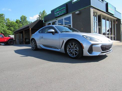 Used 2022 Subaru BRZ Premium w/ Popular Package #1 RWD image 2