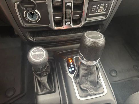 Used 2023 Jeep Wrangler Unlimited Sport AWD/4WD image 25