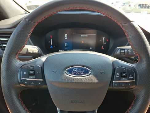 Used 2025 Ford Escape ST-Line Select AWD/4WD image 18