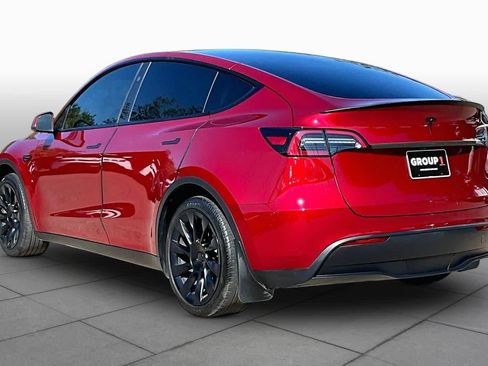 Used 2024 Tesla Model Y 2WD image 10
