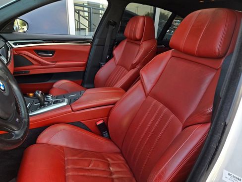 Used 2013 BMW M5 RWD image 18