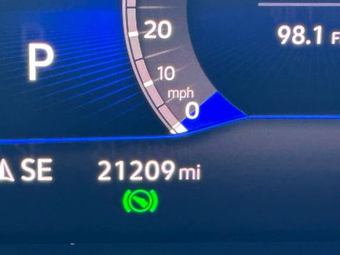 Used 2022 Volkswagen Tiguan SE image 24