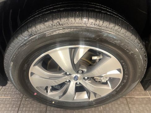 Used 2022 Subaru Ascent Premium w/ Convenience Package image 5