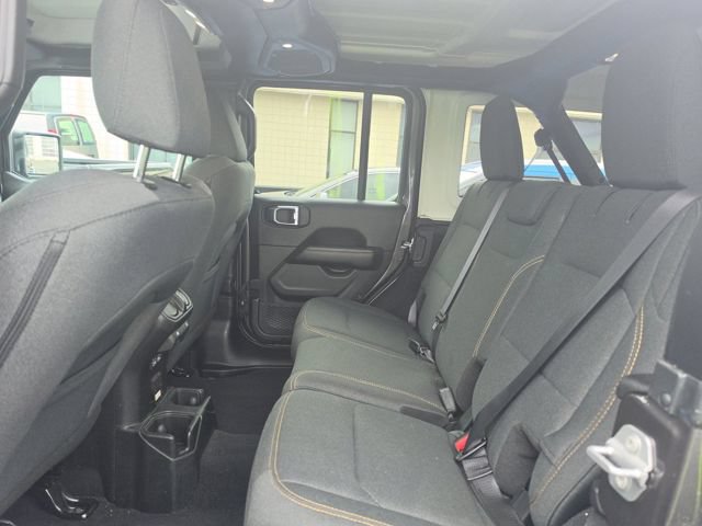 Used 2025 Jeep Wrangler Unlimited Sahara AWD/4WD image 12