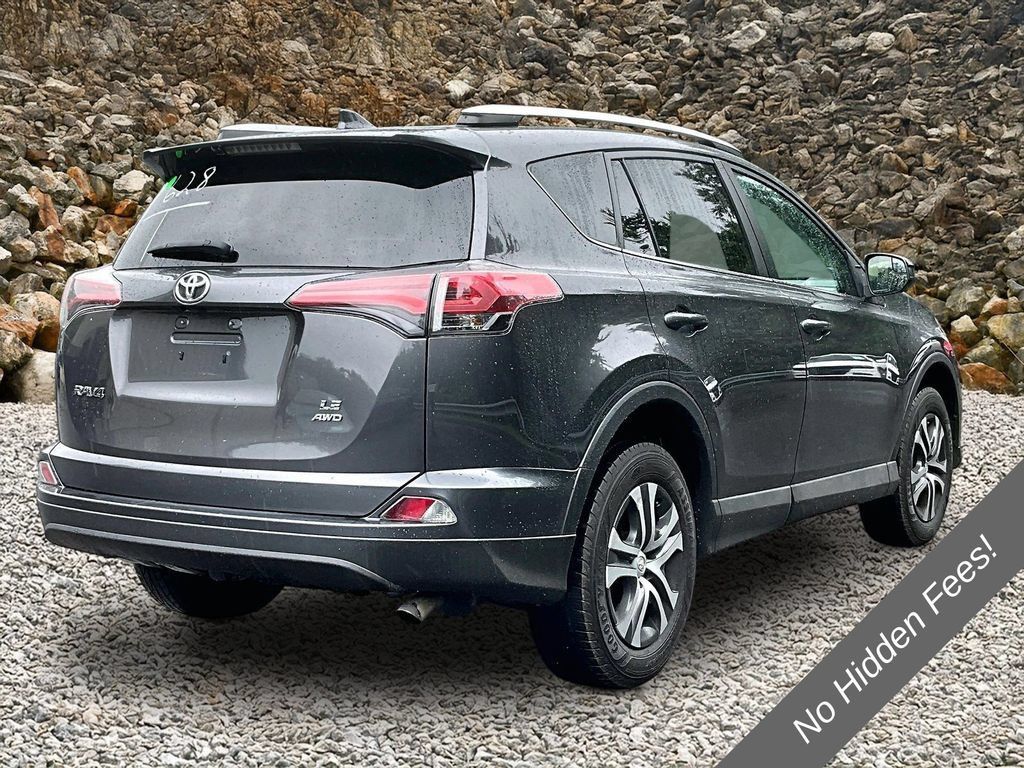Used 2016 Toyota RAV4 LE AWD/4WD image 2