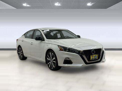Used 2022 Nissan Altima 2.0 SR FWD image 6