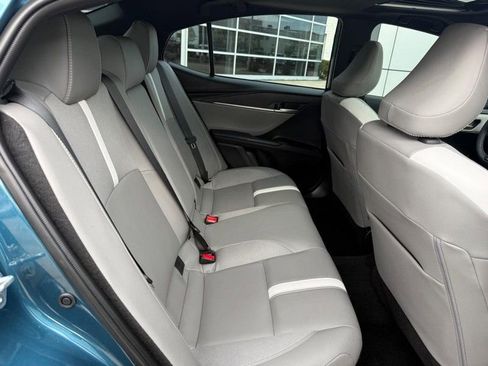 Used 2025 Toyota Camry SE w/ Convenience Package FWD image 12