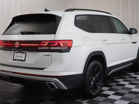 New 2026 Volkswagen Atlas Peak Edition image 16