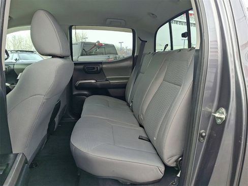 Used 2017 Toyota Tacoma SR5 w/ Tow Package image 12