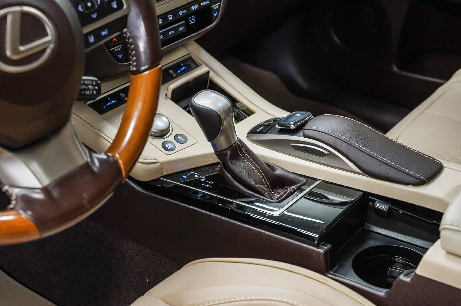 Used 2017 Lexus ES 300h w/ Navigation System Package FWD image 24