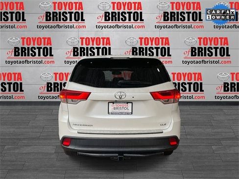 Used 2017 Toyota Highlander XLE image 4