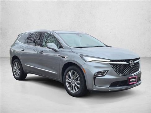 Used 2023 Buick Enclave Avenir w/ Avenir Technology Package AWD/4WD image 3