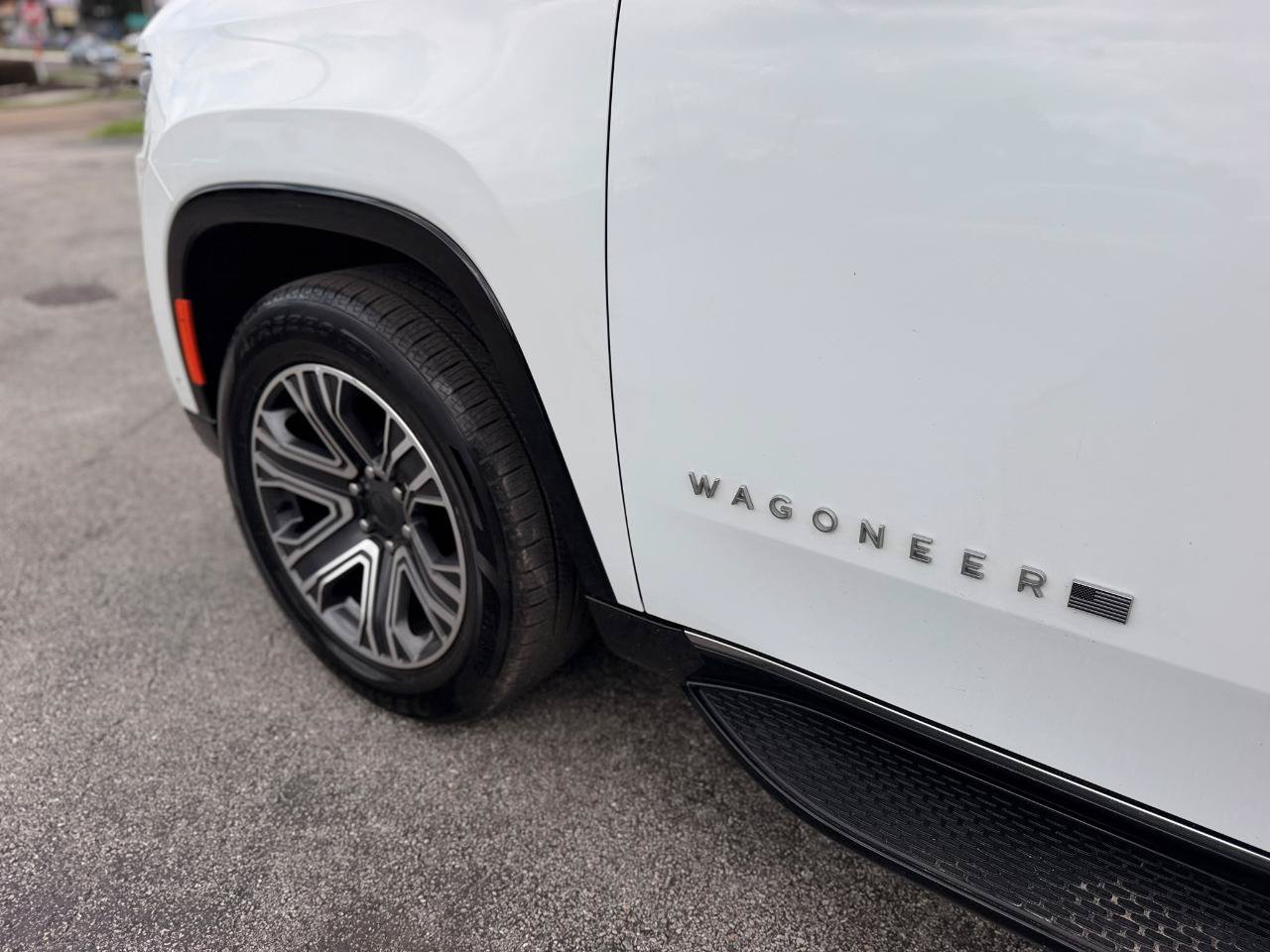 Used 2024 Jeep Wagoneer L Series II w/ Flexible Seating Group RWD image 30