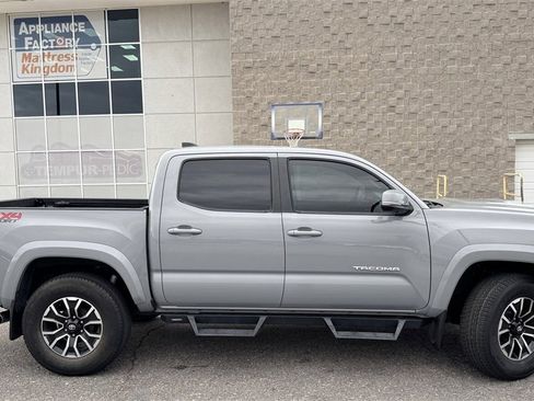 Used 2021 Toyota Tacoma TRD Sport w/ TRD Premium Sport Package image 5