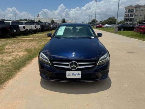 Used 2021 Mercedes-Benz C 300 Sedan image 3