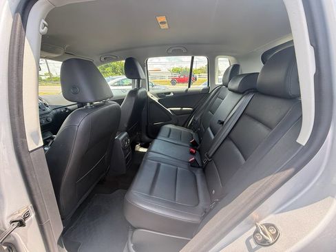 Used 2016 Volkswagen Tiguan S FWD image 19