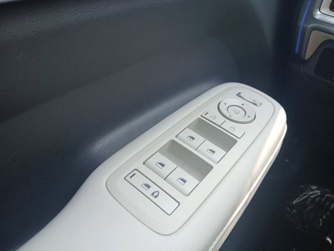 Used 2025 Hyundai Santa Fe Limited FWD image 18