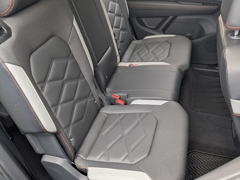 Used 2026 Volkswagen Atlas Peak Edition AWD/4WD image 24