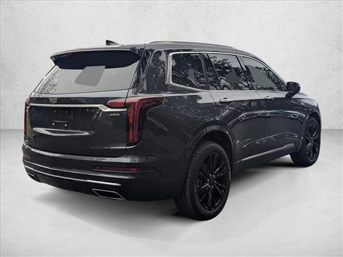 Used 2023 Cadillac XT6 Premium Luxury image 5