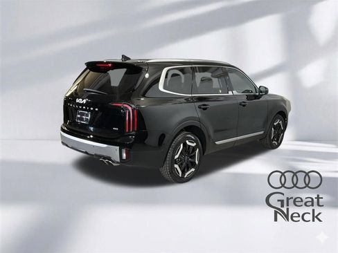 Used 2023 Kia Telluride EX w/ EX Captain's Chair Package image 8