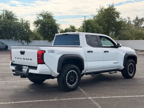 Used 2025 Toyota Tacoma TRD Off-Road AWD/4WD image 6