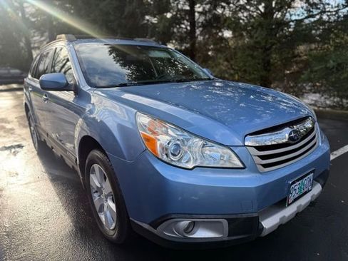 Used 2010 Subaru Outback 2.5i Premium image 3