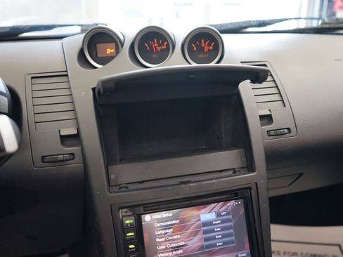 Used 2004 Nissan 350Z Touring RWD image 34