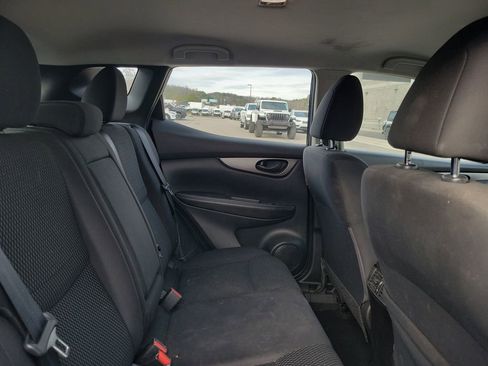 Used 2022 Nissan Rogue Sport S image 33