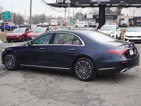 Used 2023 Mercedes-Benz S 580 4MATIC Sedan w/ 3D Technology Package image 16