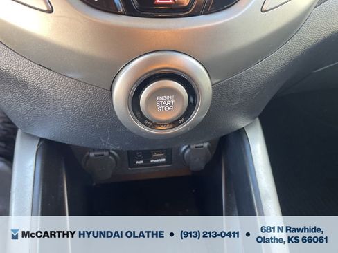 Used 2013 Hyundai Veloster Base w/ Style Pkg image 22