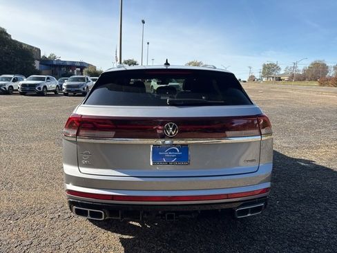 Used 2024 Volkswagen Atlas Cross Sport SEL R-Line image 5