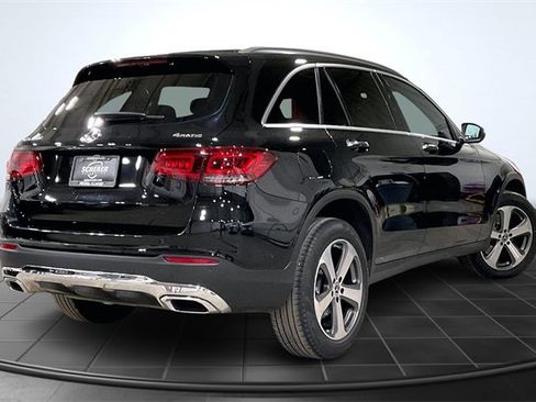 Used 2022 Mercedes-Benz GLC 300 4MATIC image 2