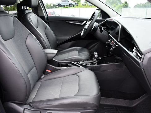 Used 2024 Kia Niro EX FWD image 29