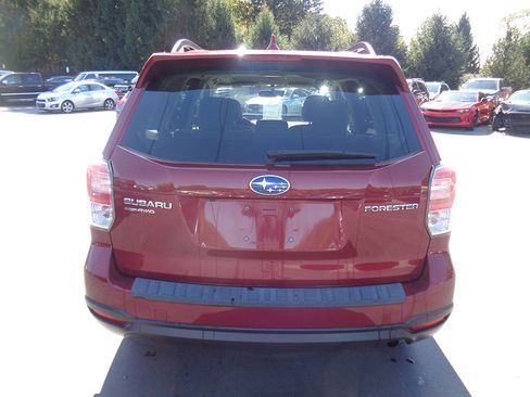 Used 2018 Subaru Forester 2.5i Premium w/ All-Weather Package image 4