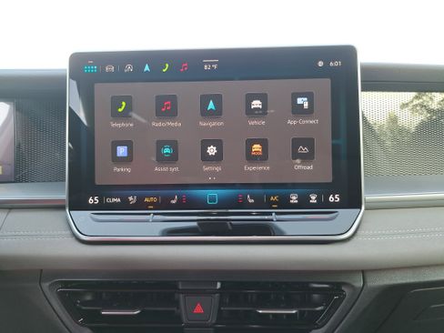 New 2025 Volkswagen Tiguan SE image 23