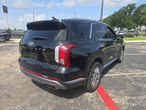 Used 2025 Hyundai Palisade SEL FWD image 6
