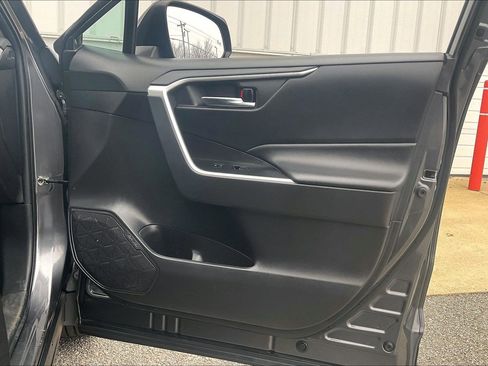Used 2022 Toyota RAV4 XLE w/ Convenience Package image 29