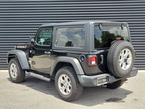 Used 2021 Jeep Wrangler Sport AWD/4WD image 3
