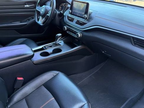 Used 2021 Nissan Altima 2.5 SR w/ SR Premium Package FWD image 16