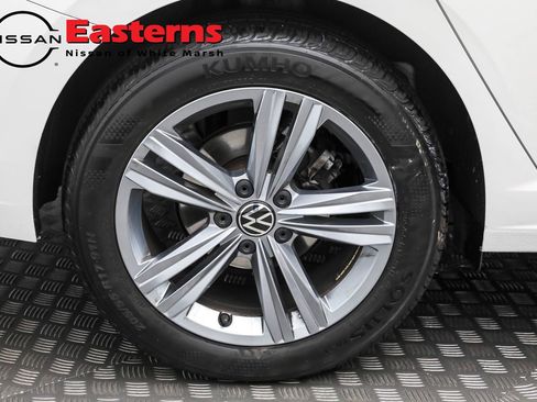 Used 2023 Volkswagen Jetta SE w/ Panoramic Sunroof Package image 28