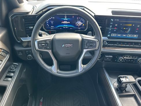 Used 2024 Chevrolet Silverado 1500 LT Trail Boss w/ Convenience Package II image 17