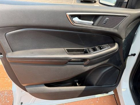 Used 2016 Ford Edge SEL w/ Equipment Group 201A FWD image 9