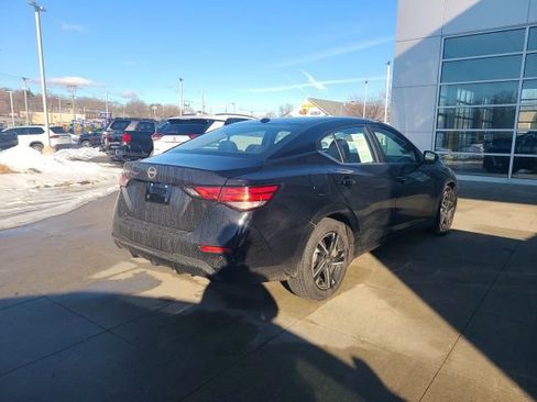 Used 2025 Nissan Sentra SV image 7