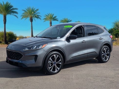 Used 2021 Ford Escape SE w/ SE Sport Appearance Package image 30