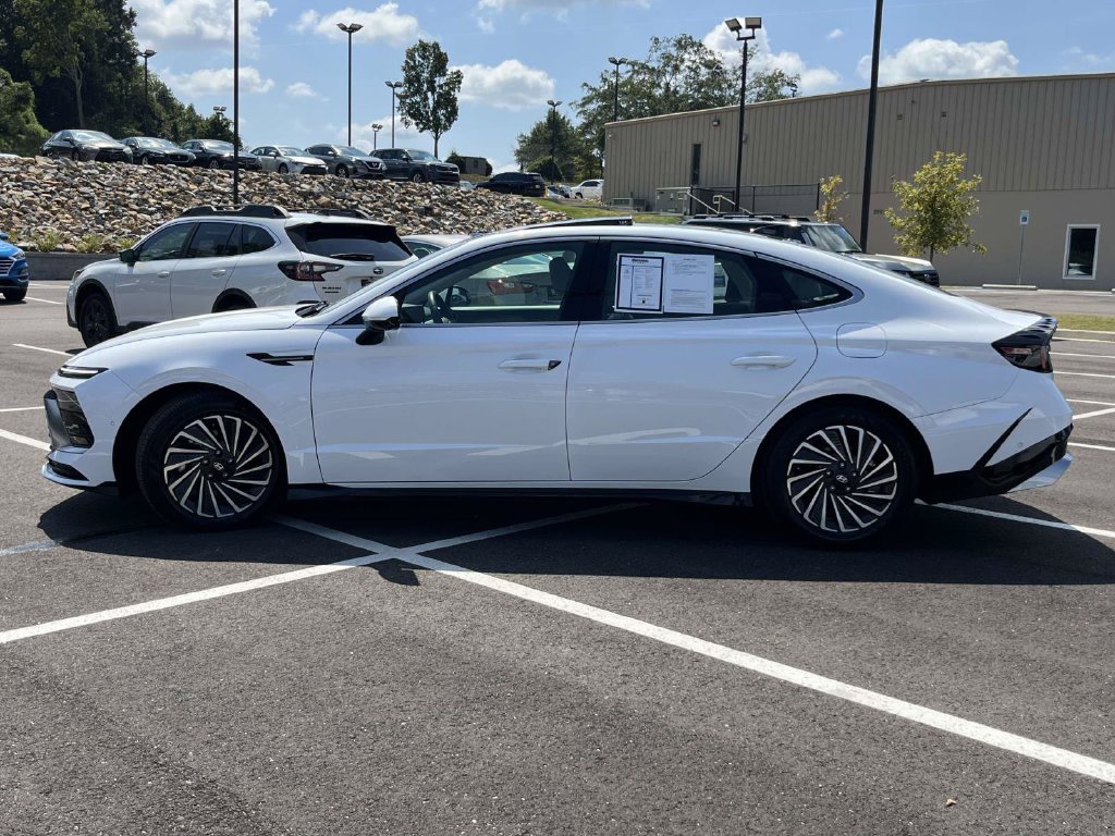 Certified 2025 Hyundai Sonata Limited FWD image 6
