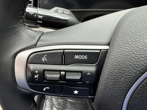 Used 2025 Kia Sportage EX FWD image 14