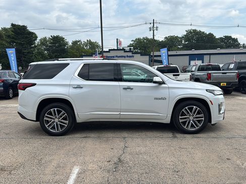 Certified 2023 Chevrolet Traverse High Country AWD/4WD image 9